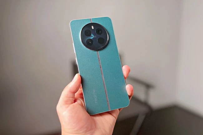 realme 12+