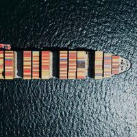 Un barco chino arrastrando el ancla 160 km por el mar Báltico para cortar los cables de internet. Europa investiga muy en serio esta posibilidad de sabotaje ruso