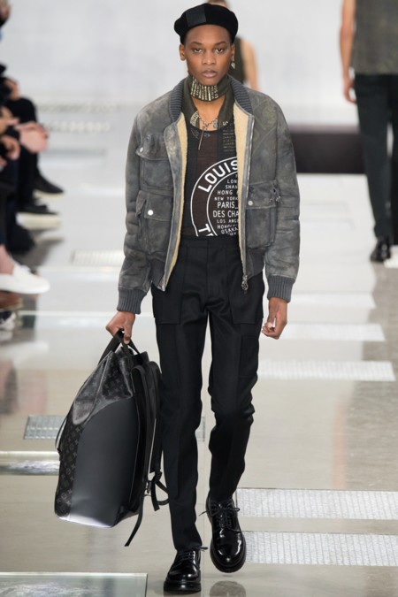La sofisticación del chic francés llega a su punto máximo en el desfile de Louis Vuitton