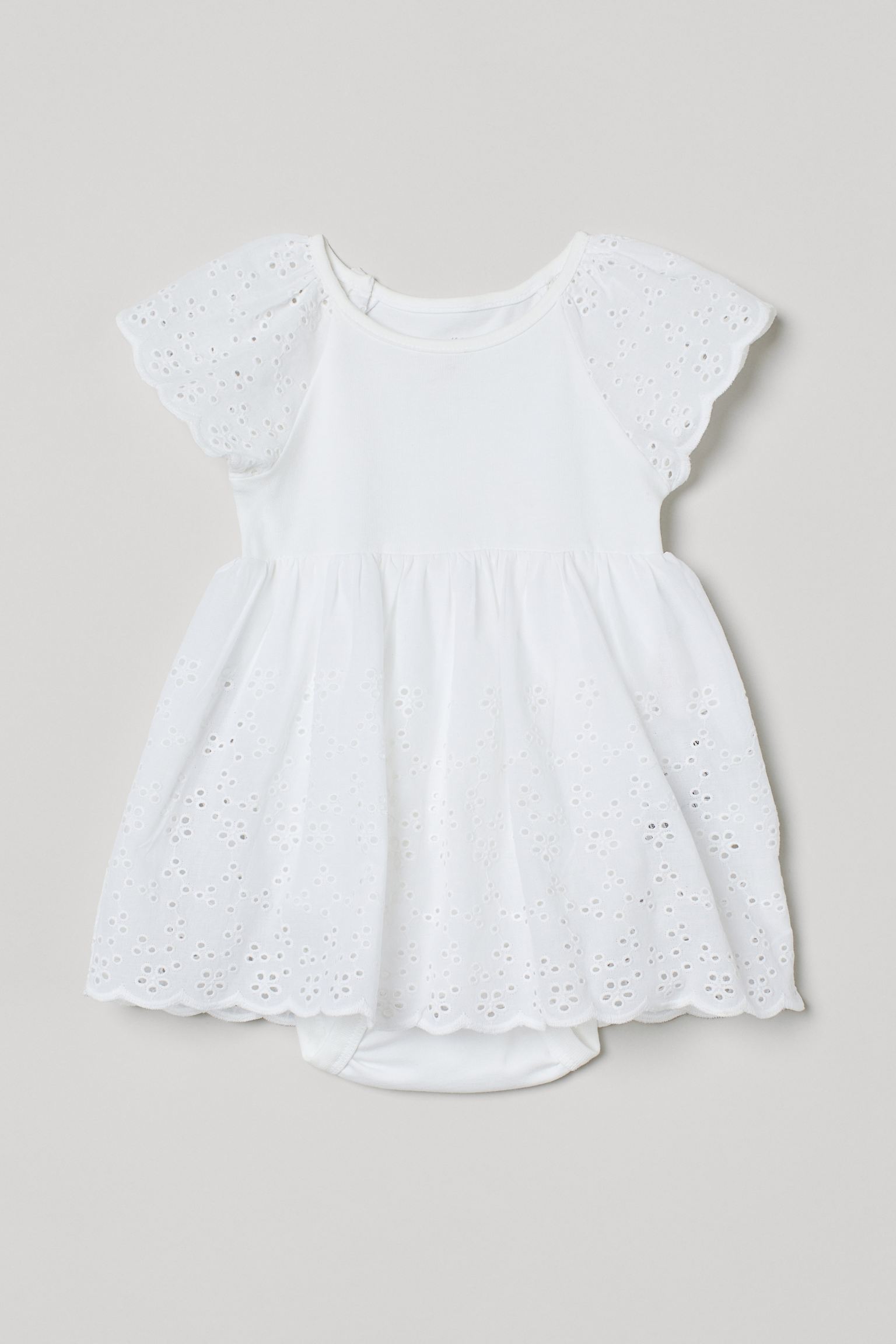 Vestido con bordado inglés