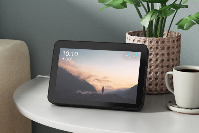 El Amazon Echo Show 8 con pantalla grande y mejor sonido a un precio ...