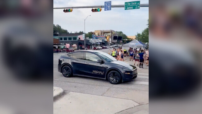 Tesl Model Y Robotaxi En Austin Texas