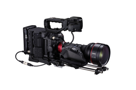 Canon C300 MK III: llega a Europa la primera cámara de cine de Canon que podrá grabar con doble ISO junto con un nuevo objetivo 8K
