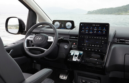 Hyundai Staria 2022