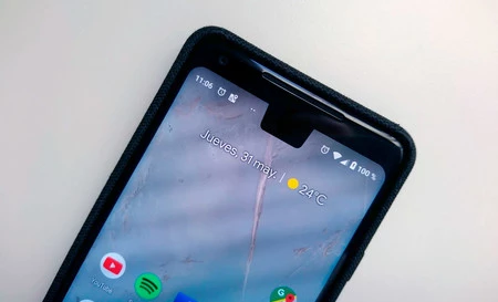 Android P によると「高」ノッチ。