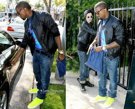 Kanye West y sus deportivas flúor