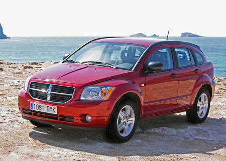 Dodge Caliber: Un "crosscosa" que quiso romper esquemas, en la época del boom del SUV