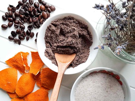 3 cosas que puedes hacer con los residuos de café para no desperdiciarlos en casa