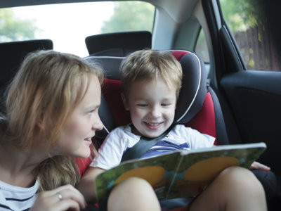 ¿Qué silla de automóvil necesita mi hijo?