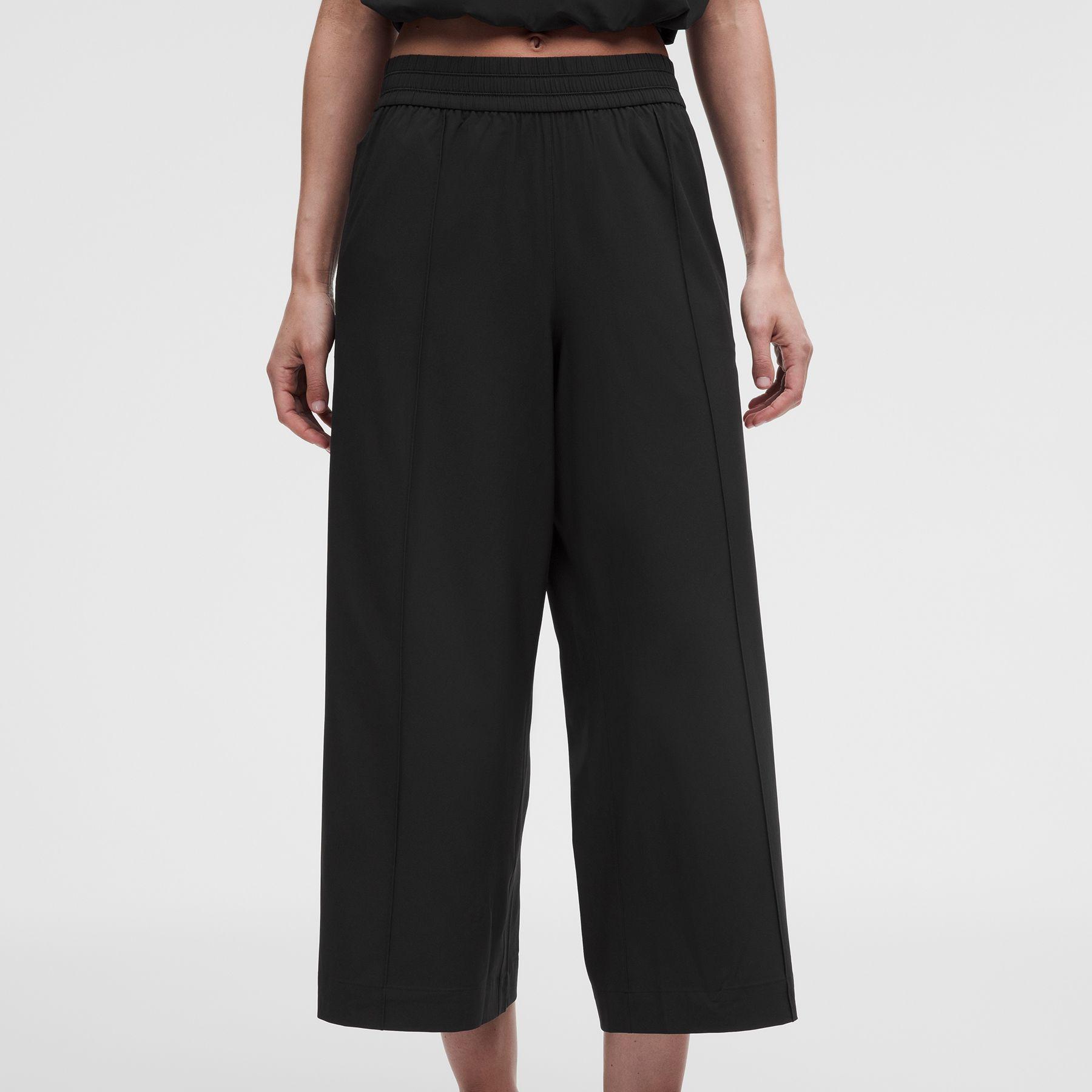 Breezily Mid-Rise Cropped Pant
Designed for Casual 