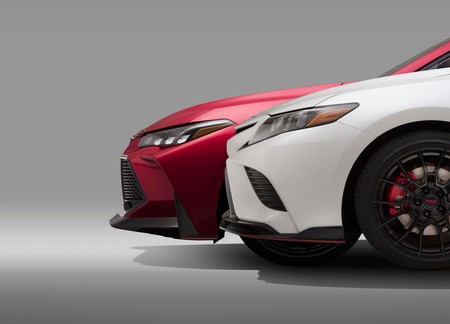 No estuvieron en el SEMA, pero los nuevos Toyota Camry y Avalon TRD se presentarán en Los Ángeles