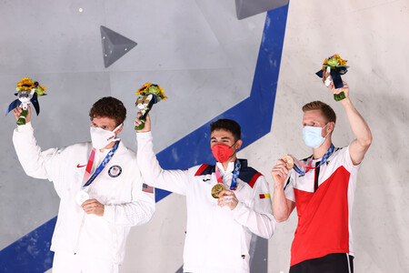 Alberto Ginés hace historia ganando el oro en la primera cita de la escalada como deporte olímpico