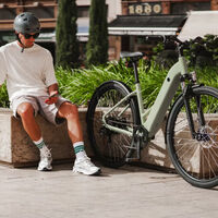Llega a Decathlon la bici eléctrica con motor de 36 V y 70km de autonomía que cuesta la mitad que sus principales rivales