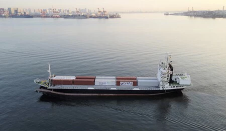 El primer gran barco autónomo ya se desplaza 500 millas sin ayuda humana. Es solo el principio