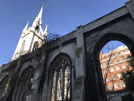St. Dunstan in the East, el remanso de paz en plena City londinense