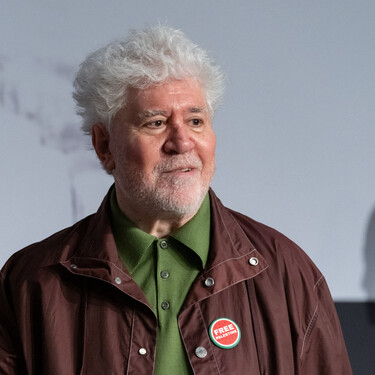 Pedro Almodóvar sobre Los Javis: "Ahora somos amigos. Sé qué libros leen y cuáles son las referencias del último guion que han escrito, lo que quieren, lo que están produciendo. Tenemos mucho en común a pesar de la diferencia generacional”