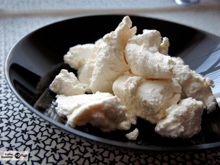 Cómo hacer queso ricotta casero: receta fácil para elaboraciones dulces y saladas