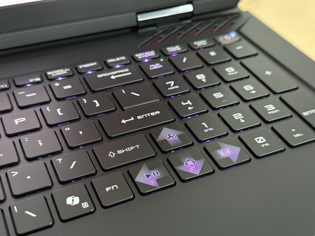 Msi Raider Xataka Analisis Detalle Teclas Direccion