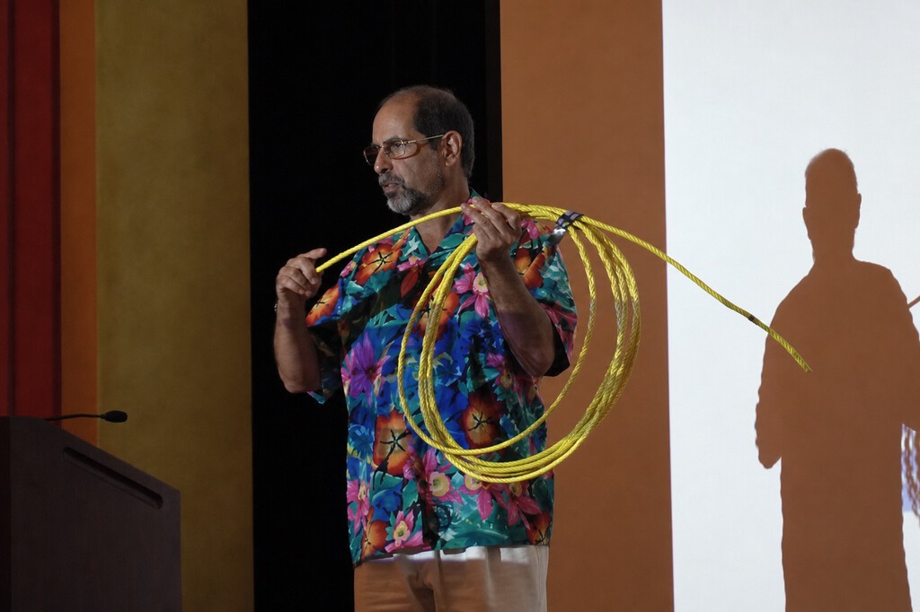 “No quería que nadie perforara un cable de corriente”: la curiosa historia de por qué el primer cable Ethernet era amarillo chillón 