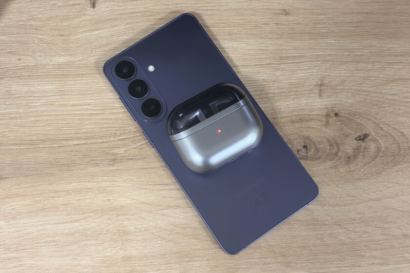 Tu Galaxy esconde un "truco" para que tus auriculares no se queden a medias durante el día. Sin enchufes ni cables