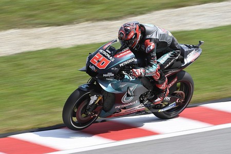 Fabio Quartararo empieza reventando el récord del circuito en Sepang con Marc Márquez bastante atrás