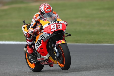 Marc Márquez se rebela contra el dominio de las Ducati en el primer día de entrenamientos en el GP de Aragón