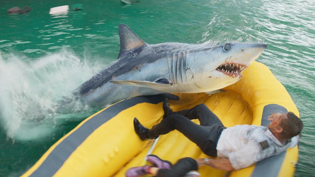 Los tiburones cabreados de Renny Harlin quieren un bocado de la fortuna de 'Spider-Man'. Lo mejor y lo peor de los estrenos de cine