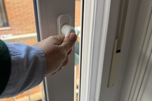 Tengo ventanas correderas en casa: cómo aislarlas del exterior para ahorrar calefacción este invierno 