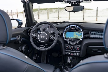 Mini Cabrio Sidewalk 2020 002