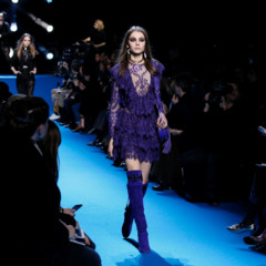 Foto 7 de 10 de la galería elie-saab-nos-presenta-su-lado-bohemio-mas-rockero-en-su-desfile-otono-invierno-2016-2017-amor-puro en Trendencias