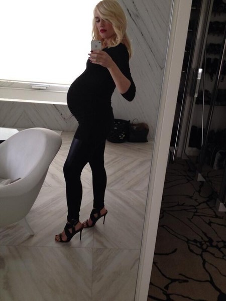 ¡Al rico "selfie" de Gwen Stefani embarazadísima y estupenda!