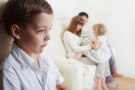 Cuando llega un hermanito pequeño, ¿cómo lo tomará el mayor?
