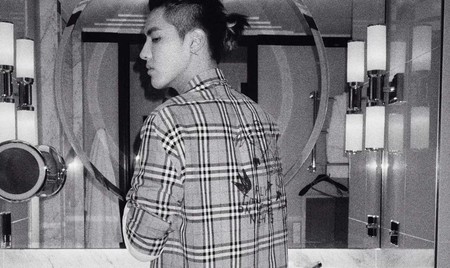 Burberry colabora con la estrella del K-Pop Kris Wu en una colección cápsula