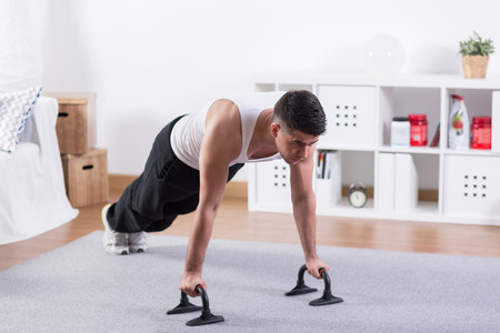 Cinco entrenamientos Tabata en vídeo para entrenar en casa y huir del frío