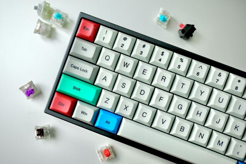 Este atajo de teclado en Windows 11 me ha permitido organizar más rápido todas mis ventanas abiertas
