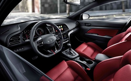 Hyundai Elantra Sport 2019 4