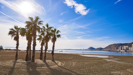 Pueblo Costero Valencia Verano Familia Bonito Sin Turistas Playa Comida Rica Escapada Barata