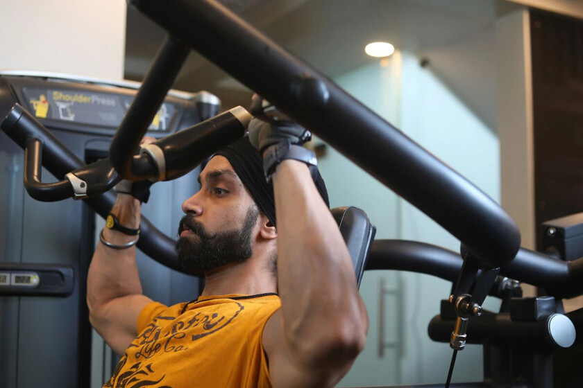 Olvídate de los 2 minutos de descanso entre series: este es el tiempo que hay que descansar para ganar masa muscular según los expertos en fitness
