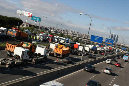 Los camiones vuelven a la capital, Interior trata de impedirlo
