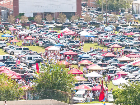 Ejemplo De Parkineo O Tailgating Antes De Un Partido De Futbol Americano Universitario