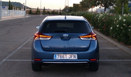 Toyota Auris 120t 04
