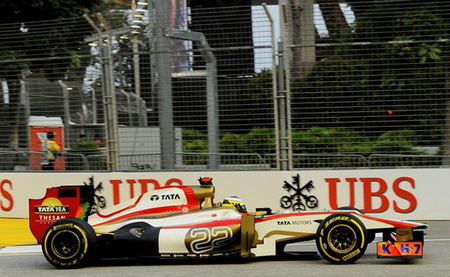 Carrera complicada para HRT en la noche de Singapur