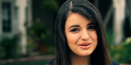 Qué tiemble el mundo que a Rebecca Black le ha salido una madrina: la mismísima Lady Gaga