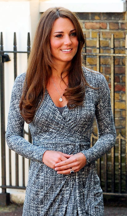 Kate Middleton ya luce una pequeña pancita