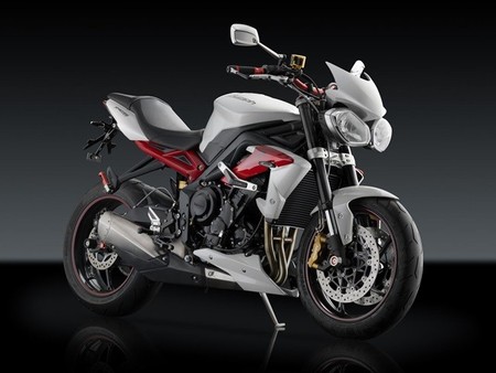 Carácter anglo-italiano: Triumph Street Triple y Rizoma 