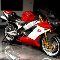 Una de las poquísimas Bimota SB8R se pone en venta por 20.645 euros, una de las primeras motos con chasis de fibra de carbono