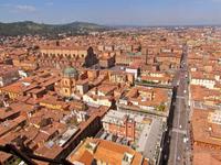 Subir a la Torre Asinelli de Bolonia: las mejores vistas de la ciudad