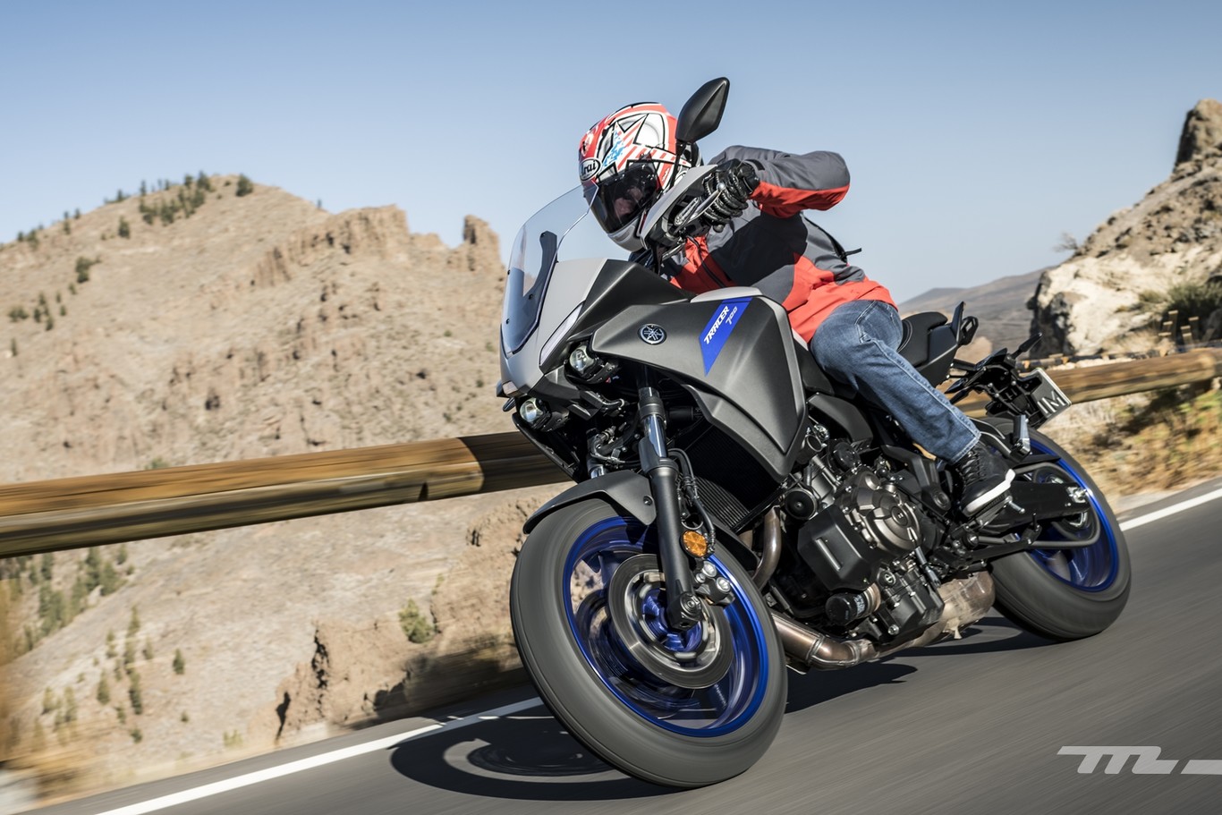 Probamos la Yamaha Tracer 700: diversión y polivalencia en una moto de 75 CV más consistente que antes