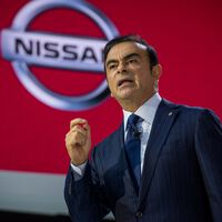 Accionistas de Nissan pierden la paciencia con el mexicano Iván Espinosa y proponen el regreso de Carlos Ghosn, prófugo de Japón 