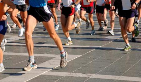 ¿Dónde te colocas en la salida de una carrera?